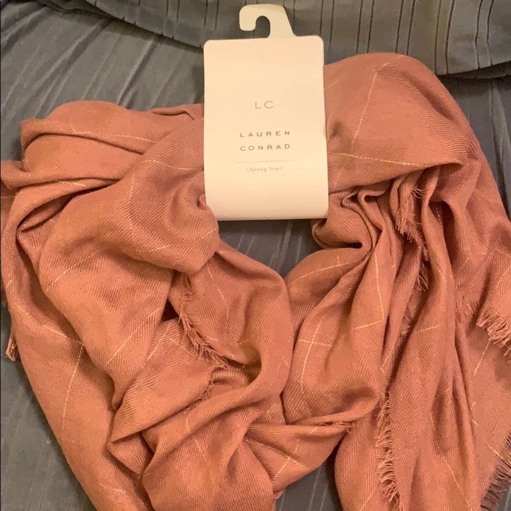 Mauve oblong scarf
